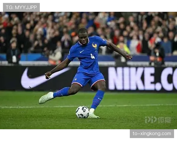 于帕梅卡诺头球反超比分 拜仁中卫展现进攻属性